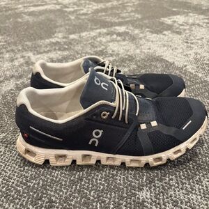 On Running Cloud 5 Midnight Navy White Running Shoes Mens U.S. 9.5